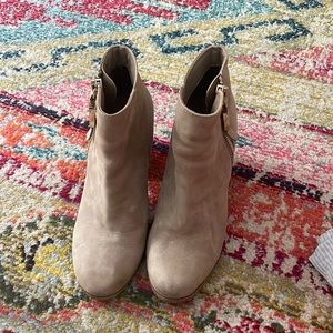 Aldo size 7 boots